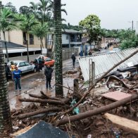 Aumentan a 253 los muertos por las inundaciones en el este de Sudáfrica