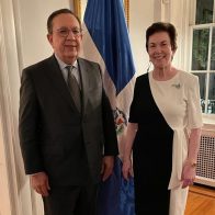 Embajadora Sonia Guzmán se reúne con gobernador del Banco Central