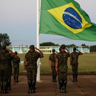 Piden FF.AA. de Brasil explicar compra de prótesis de pene y Viagra