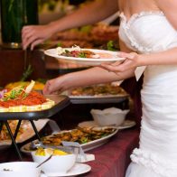 Sirvió platos con marihuana en su boda y ahora está presa junto a la cocinera