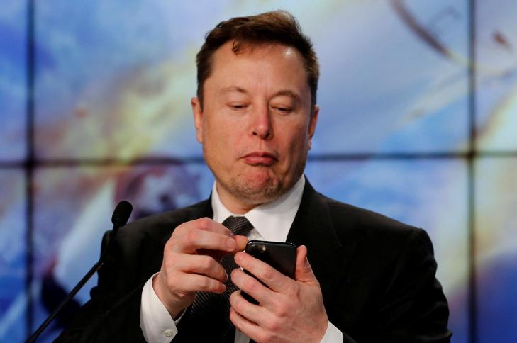 ¿Se echó para atrás? Musk detiene compra de Twitter por cantidad de usuarios "falsos"