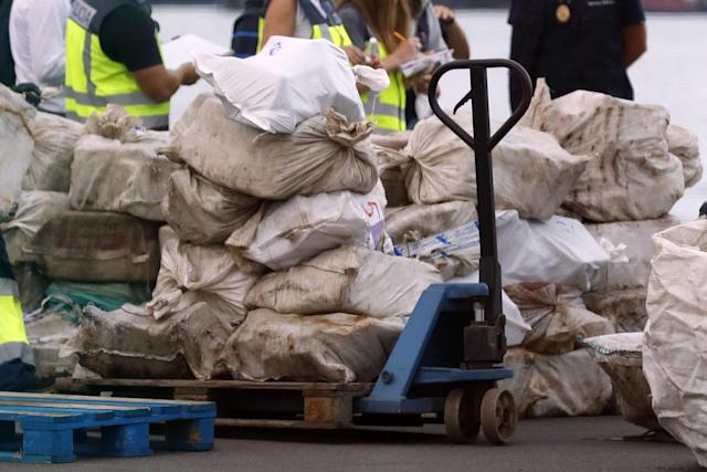 Apresan al sur de Canarias un pesquero con 2.900 kilos de cocaína