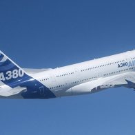 Un Airbus A380 realiza su primer vuelo propulsado completamente por biocombustibles