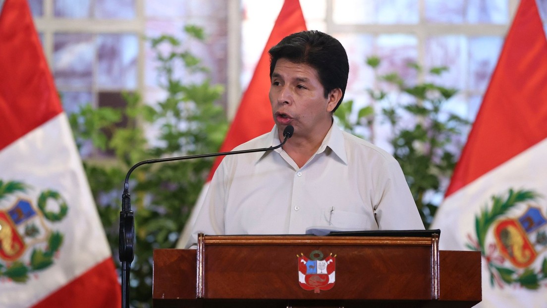 Critican a presidente de Perú por someter reforma constritución en medio de "tensión política"