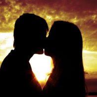 13 de abril: Día Internacional del Beso