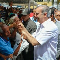 Abinader pide a oposición no politizar el proyecto tasa cero