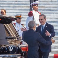 Abinader recibe a al presidente de Colombia Iván Duque e inician agenda de trabajo