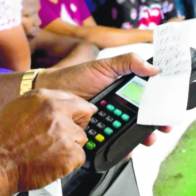 Bancas no podrán vender loterías mediante verifone y otros dispositivos móviles
