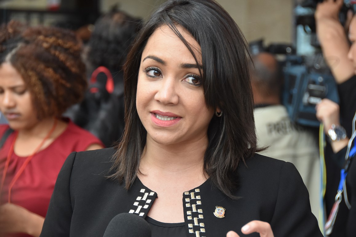 Mayoría de encuestados en Esto no es Radio rechaza repostulación de Faride como senadora