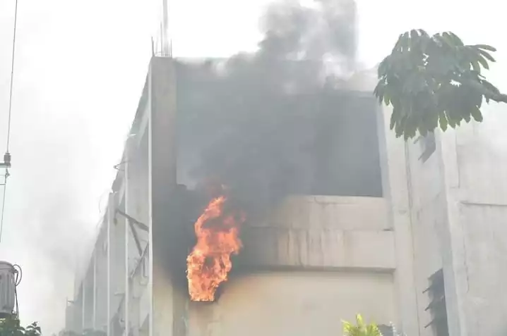 Heridos durante incendio del Canal 6 continúan en estado crítico