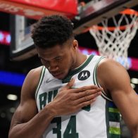 Giannis Antetokounmpo encabeza triunfo de los Milwaukee Bucks