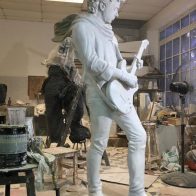 Argentina dona a Costa Rica una escultura de Gustavo Cerati