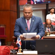 Héctor Acosta pide a comisión respuesta al proyecto que busca eliminar pago de reinscripción