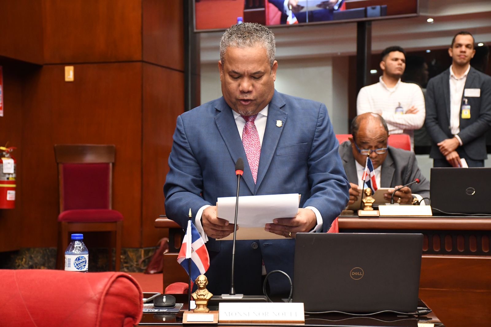 Héctor Acosta pide a comisión respuesta al proyecto que busca eliminar pago de reinscripción