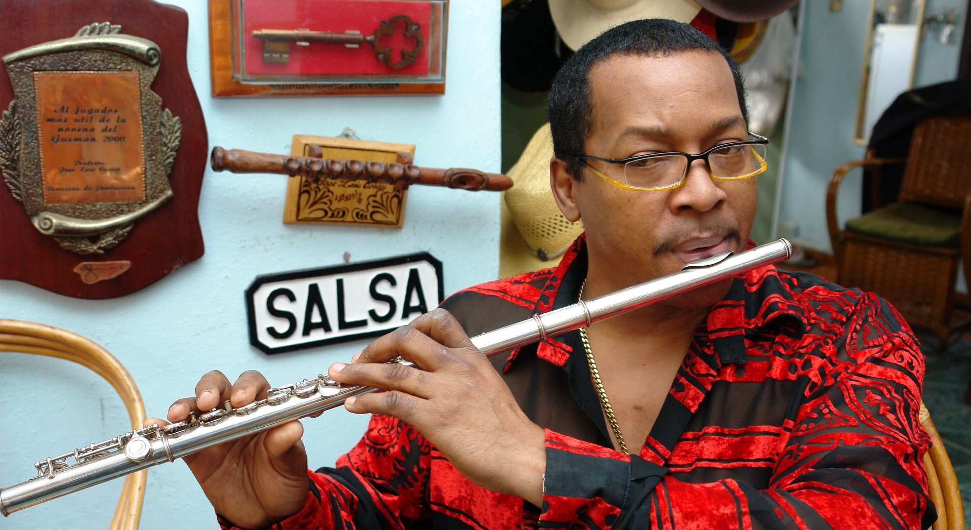 Muere el popular músico cubano José Luis Cortés "El Tosco"