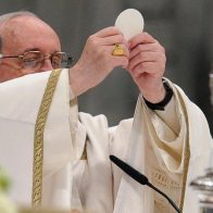 Hoy Jueves Santo también se celebra el día del sacerdote