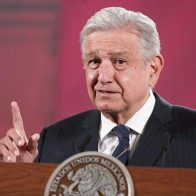 López Obrador gana consulta de revocación, pero con poca participación