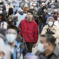 Perú levanta uso de mascarillas al aire libre en regiones con 80 % de vacunados