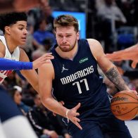 Mavericks de Dallas llegan a las 50 victorias por primera vez en siete años