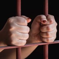 Condenan a 15 años de prisión a mujer que mató a su pareja con una tijera