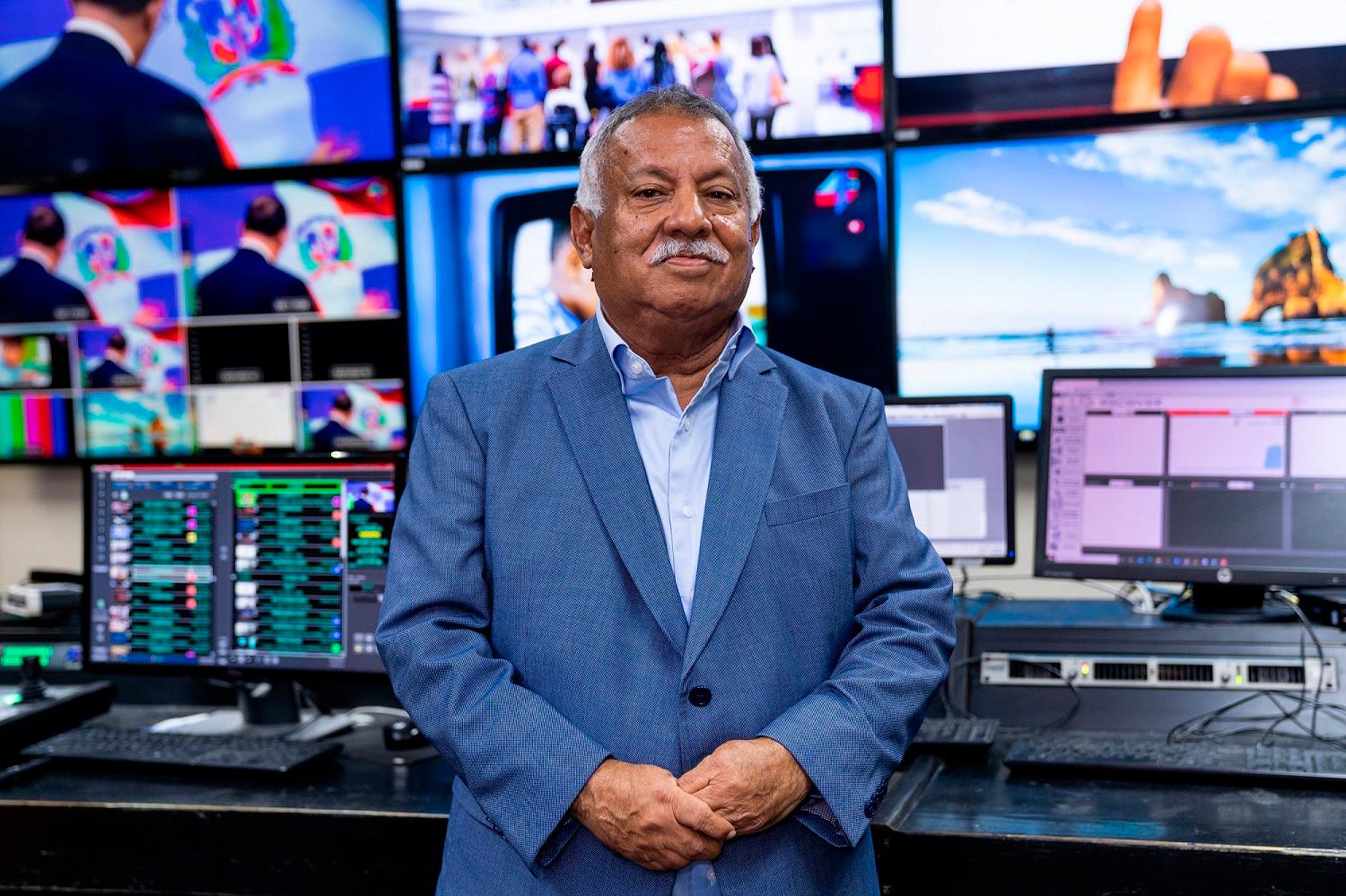 Renuncia el director del canal 4; Iván Ruiz podría asumir la posición a partir del lunes
