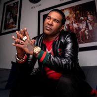 Omega "El Fuerte" ofrece disculpas públicas por exponer cangrejos en veda