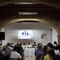 El pabellón Pedro Peix muestra el legado del escritor homenajeado en la Feria del Libro