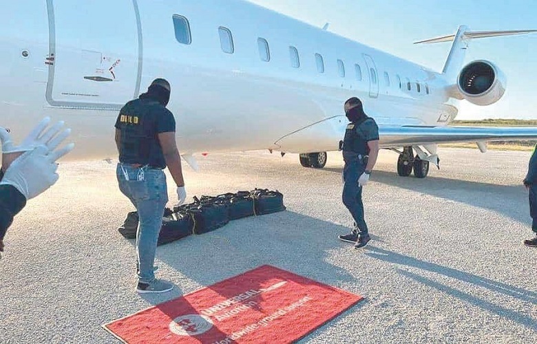Piloto y mecánico dieron alerta de que avión estaba cargado de droga  