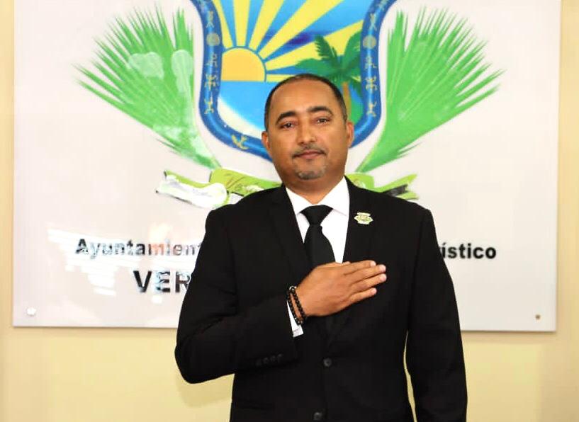 Mejoran alumbrado público, limpieza y embellecimiento de áreas verdes en Verón Punta Cana
