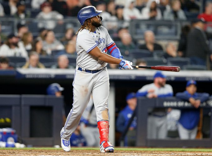 Vladimir Guerrero Jr. despacha su jonrón número 30 de la temporada