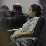 Imputada de caso Antipulpo acude a audiencia en avanzado estado de embarazo