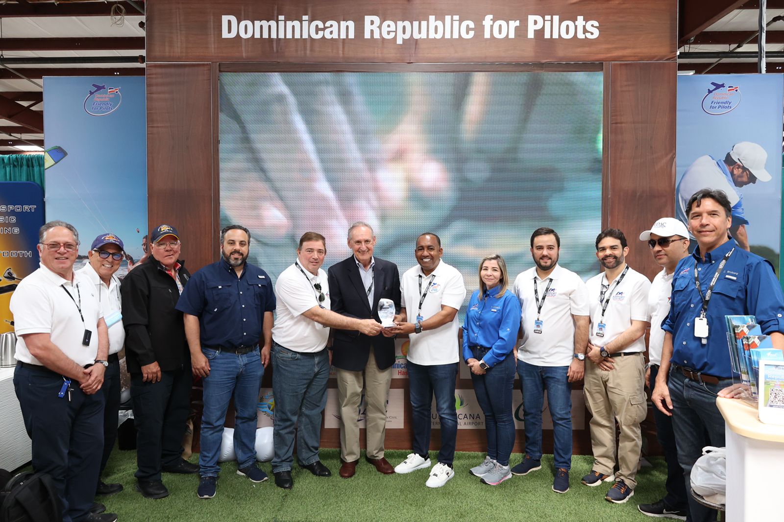 Presentan Protocolo de Aviación Privada RD en feria Sun and Fun de EEUU