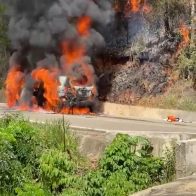 Se incendia una jeepeta en Santiago Rodríguez