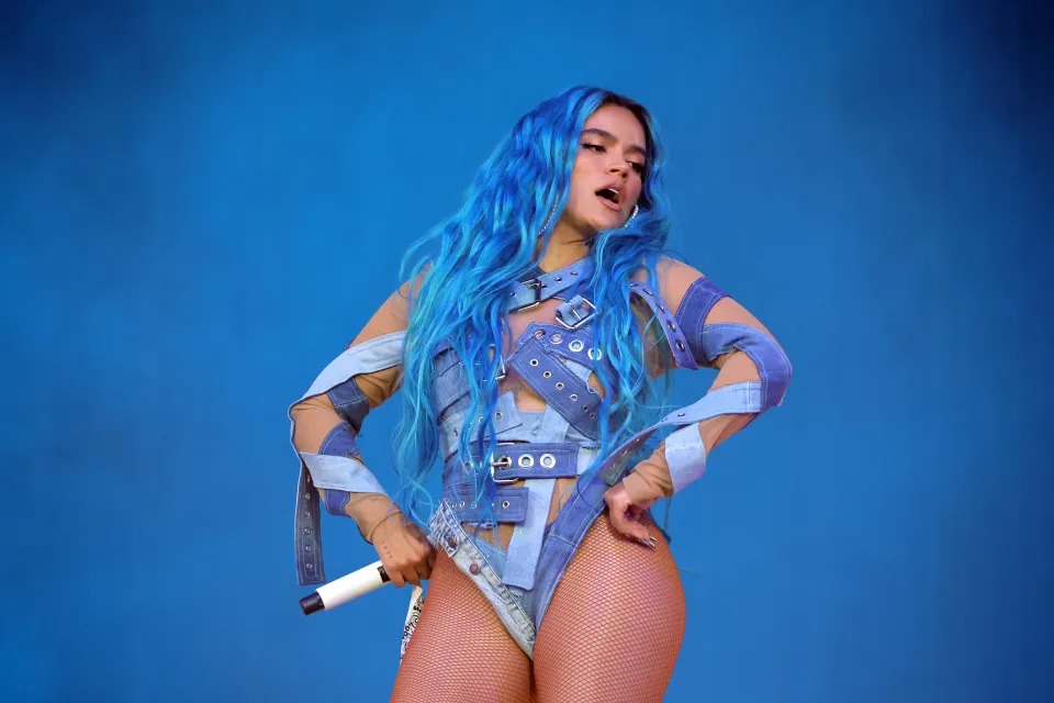 Karol G en una presentación en Coachella