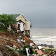 Inundaciones en Sudáfrica dejan más de 400 muertos y decenas de desaparecidos