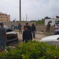 Policía investiga vehículo incendiado por desconocidos en residencia de SPM