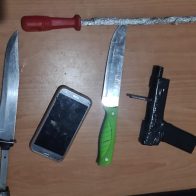 Arrestan a cuatro atracadores haitianos con armas de fuego y cuchillos en Esperanza