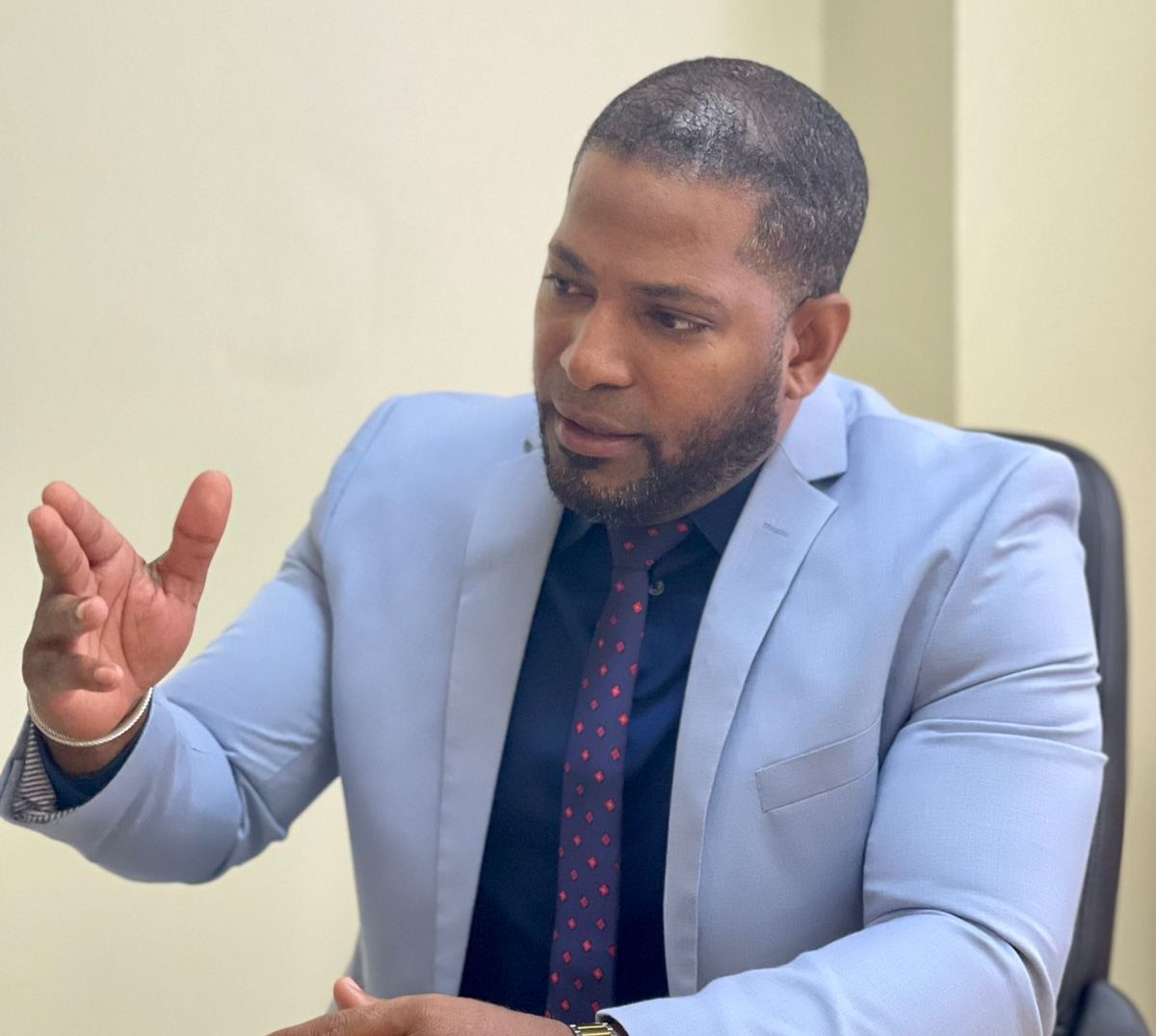 Diputado PLD califica gestión de Abinader como "fallida y funesta"