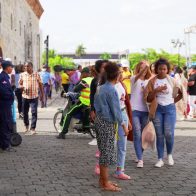 La Feria del Libro recibe cientos de visitantes en su primer día