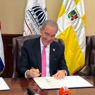 Suscriben convenio para impulsar estudiantes de escasos recursos a concluir estudios de grado