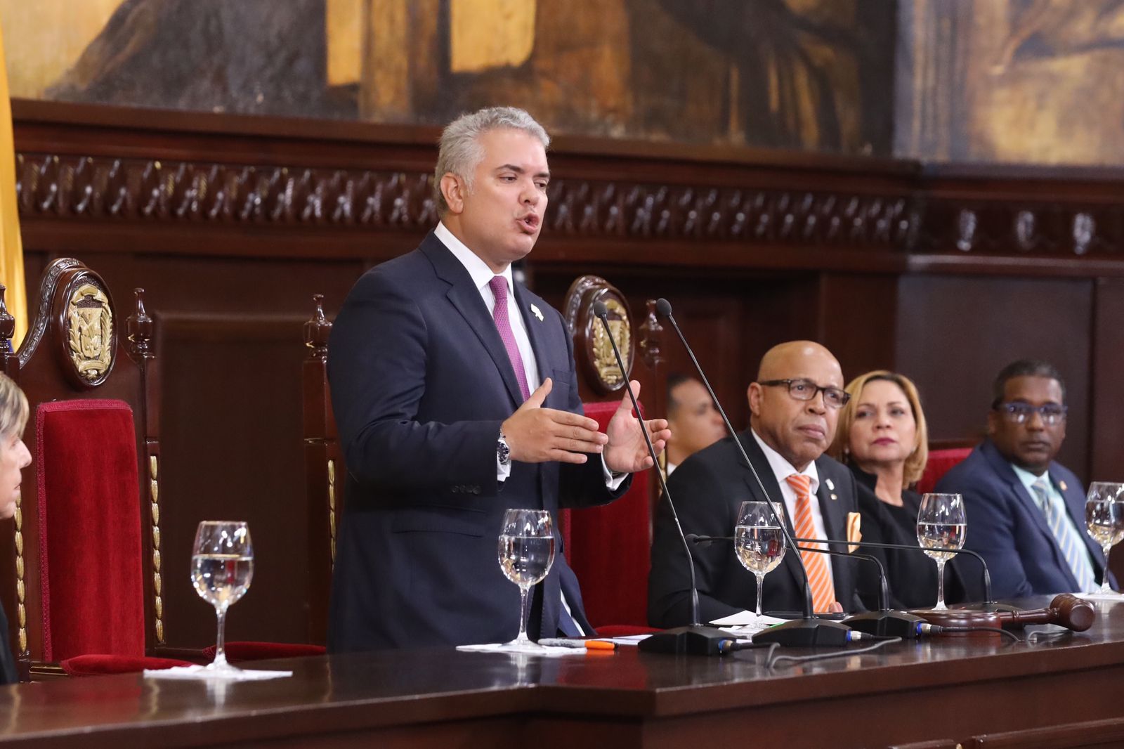 Duque condena el "genocidio" de Rusia y la "dictadura oprobiosa" de Venezuela