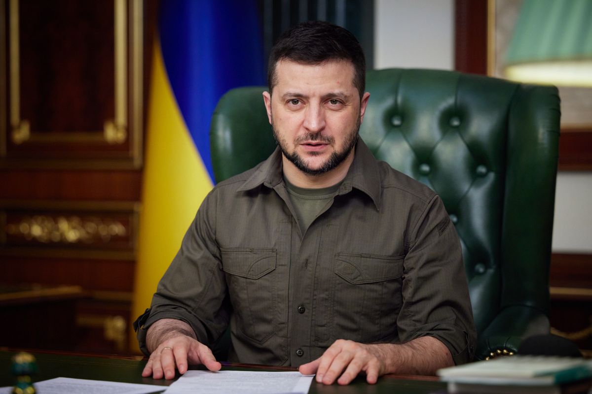 Volodomir Zelenski acusa a Rusia de ocultar crímenes de guerra en Ucrania