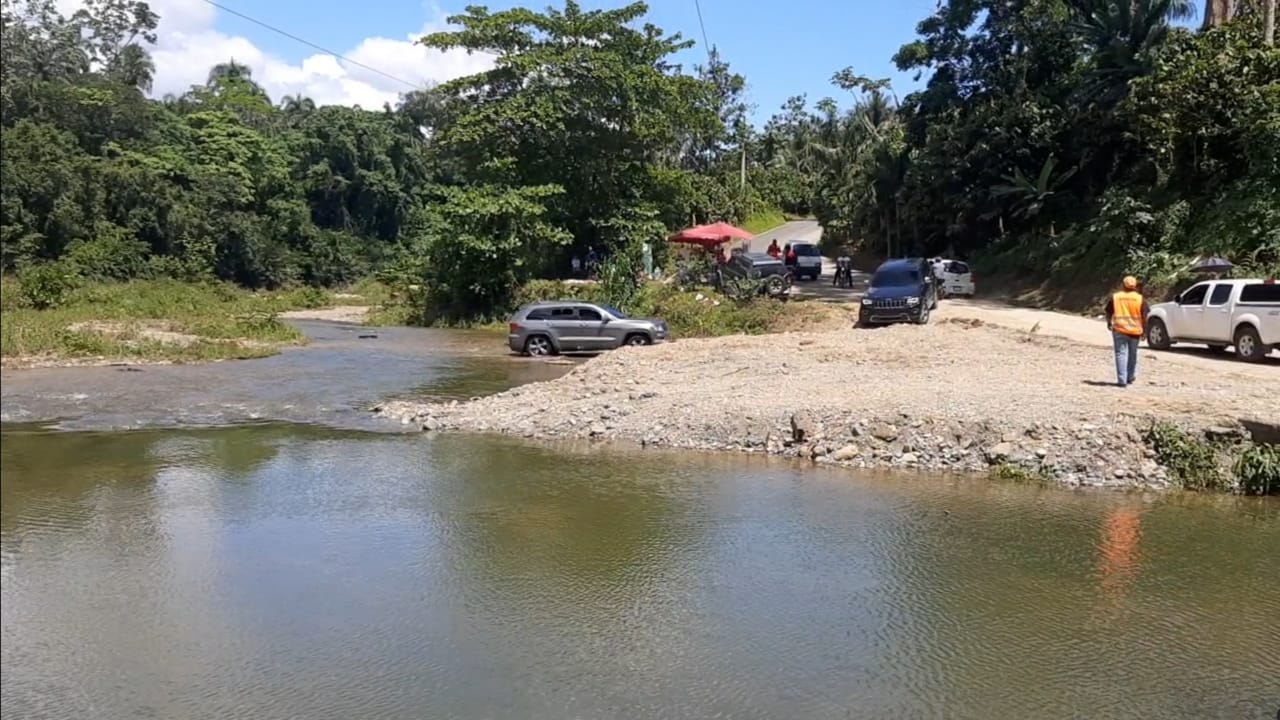 Bañistas acatan llamado del COE en balnearios de Peralvillo