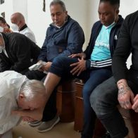 Papa Francisco celebra en una cárcel el tradicional lavado de pies del Jueves Santo