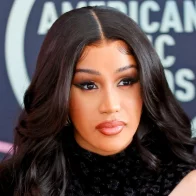 Cardi B bromea con Alofoke y le pone una “lista de condiciones” para ir a La Casa de Alofoke
