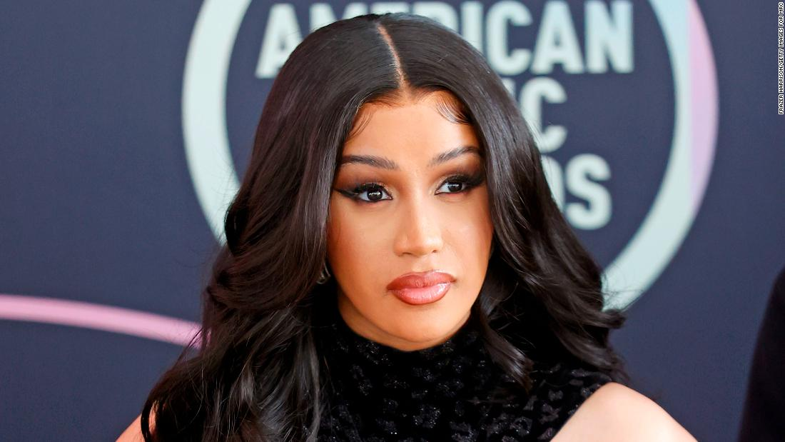 Cardi B bromea con Alofoke y le pone una “lista de condiciones” para ir a La Casa de Alofoke