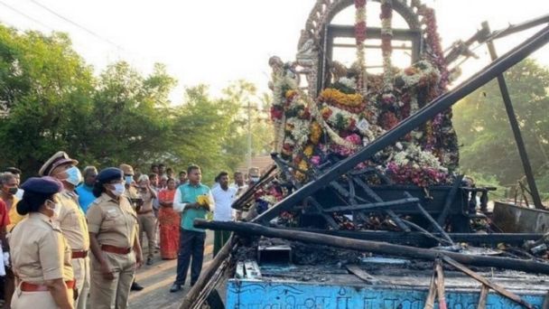 Al menos 11 muertos por electrocución durante un festival religioso en la India