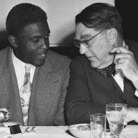 MLB destaca momentos simbólicos de la carrera de Jackie Robinson