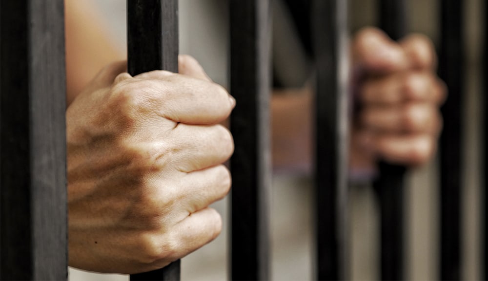 Solicitan un año de prisión preventiva para hombre que ahorcó a su pareja frente a sus hijas