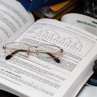 Polémica sobre contenido inapropiado de libros de matemáticas en EEUU